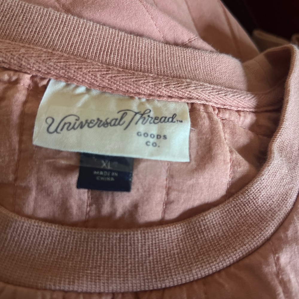 Universal Thread XL QUILTED PULLOVER - Picture 9 of 10